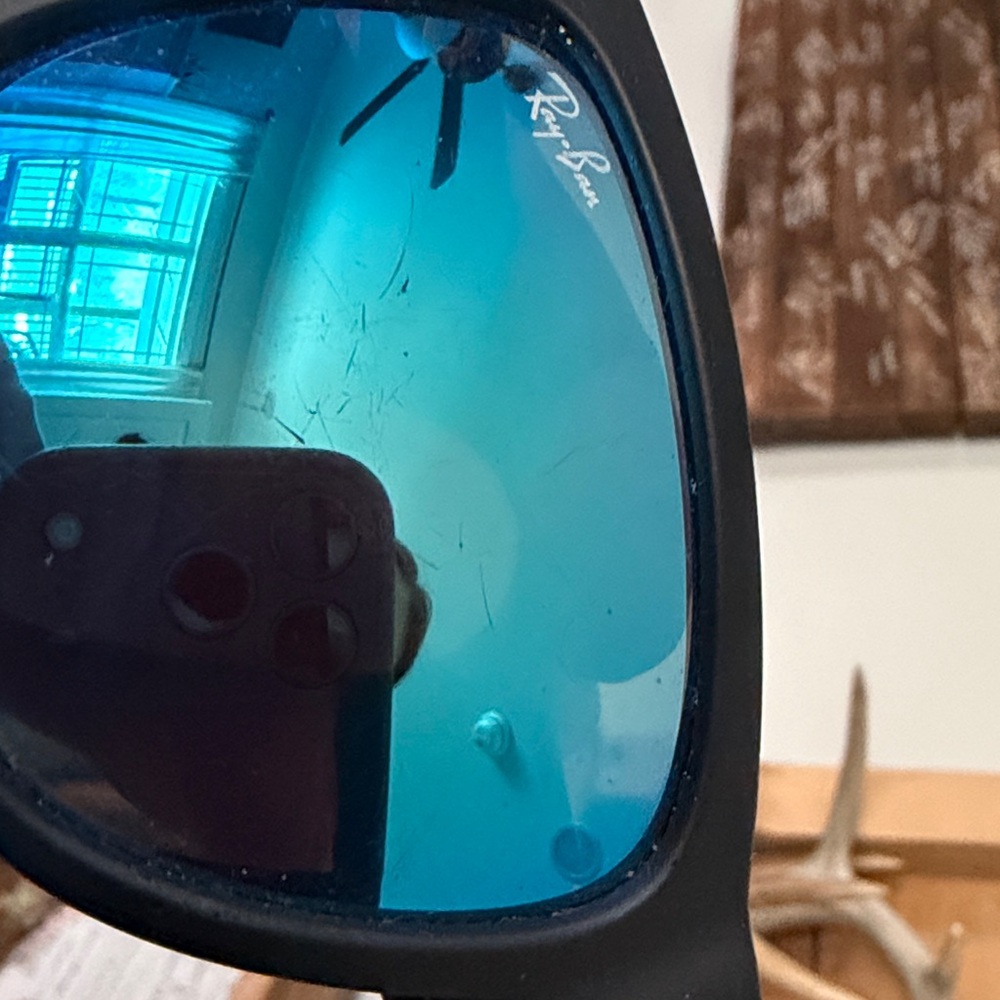 Ray BanSunglasses with Blue Mirrored Lenses - Picture 8 of 9